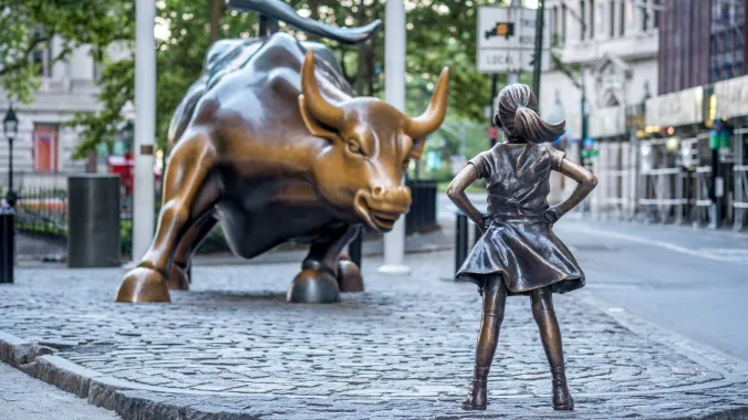 statue of fearless girl in New York Financial District